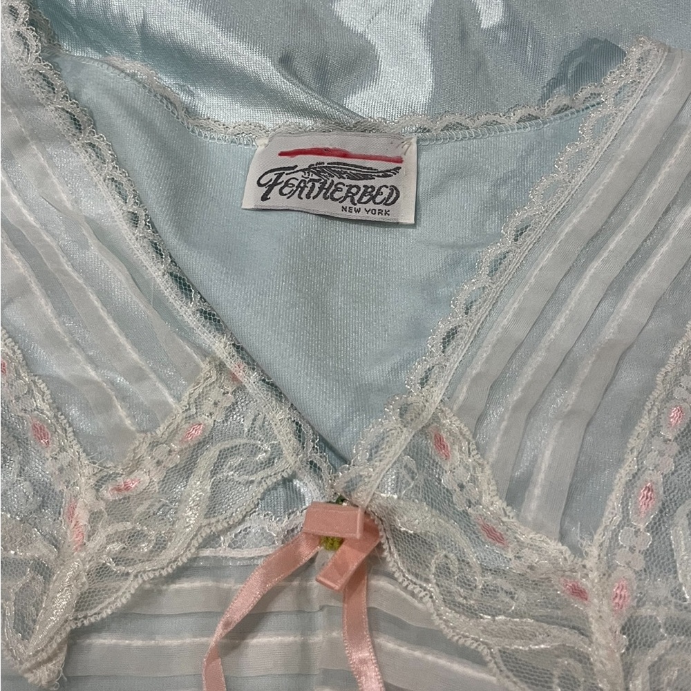 ๐บ๐ธ Featherbed Vintage Brushed back Satin Baby Blue Night Gown- NWT-Size Medium - Picture 11 of 11